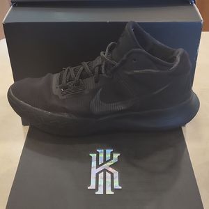 Nike Kyrie Flytrap IV 9M. Blk/Smoke Grey. Bball shoes.